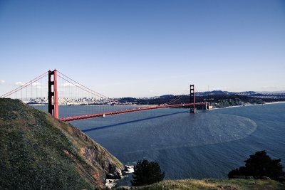 Golden Gate Bridge, with tide