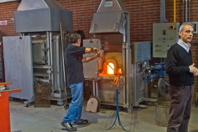 After a movie, a master with 51 years of glass blowing experience gives a demo