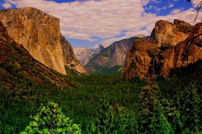 Yosemite Valley grand view ....> CRW_28 .tif