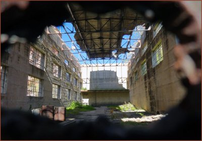 5th PlacePeephole Viewby JimH