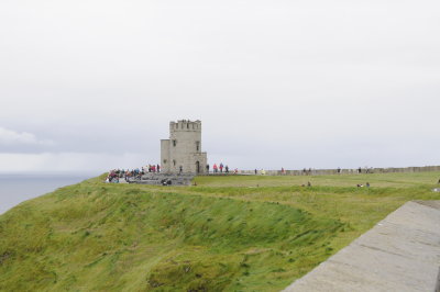 Tower at the Cliffs of Moher (3333)