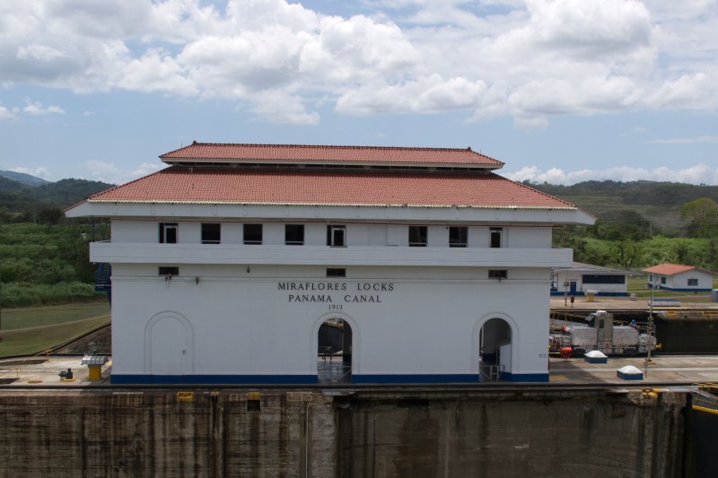 Buffet lunch overlooking the Miraflores  Locks