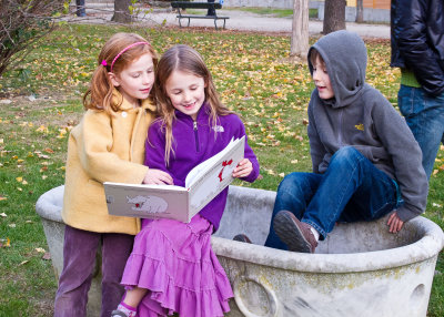 Our visit with Pietro and Laura: Maia, Grace, and Sam
