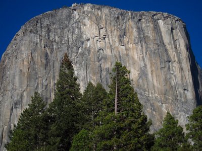 Zooming in a few seconds later.  I like the surface/texture of El Capitan. #2657