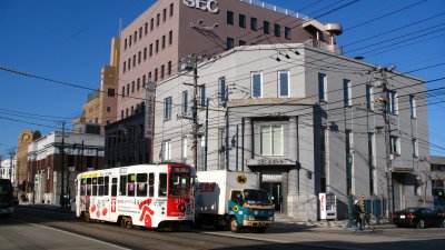 Tram near Suehiro-chō