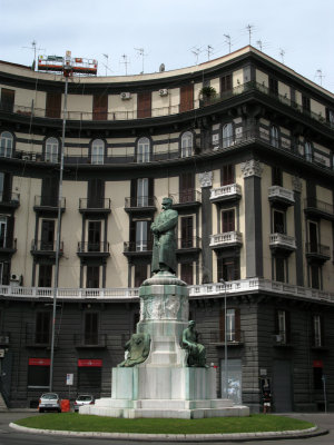 Traffic circle statue at Via Raffaele de Cesare