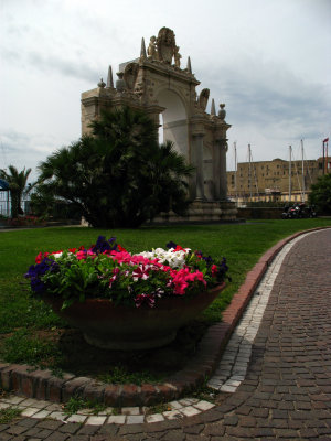 Monumental gate along Via Nazario Sauro