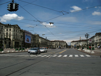 Wire-crossed intersection off Piazza Vittorio Veneto