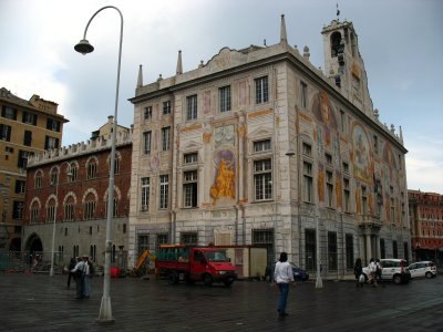 Palazzo San Giorgio after a heavy rain