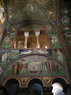 Flank mosaics over the altar
