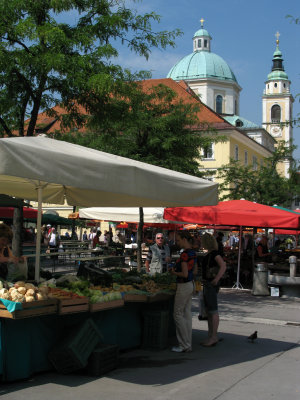 Market stalls, Vodnikov trg