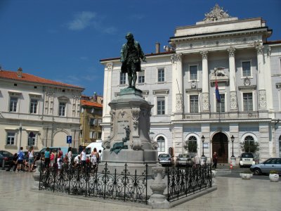 Giuseppe Tartini statue and Town Hall
