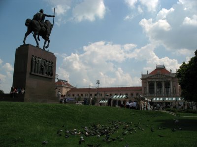 Statue of King Tomislav and station