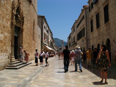 Tourists walking on Placa