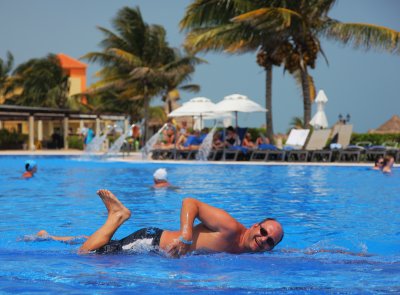 Dans la piscine