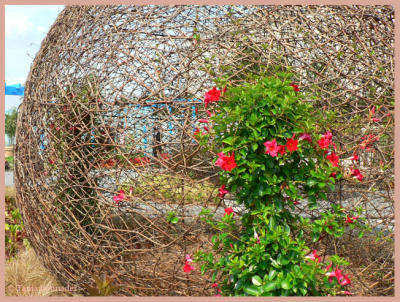 Sphere out of tiny branches