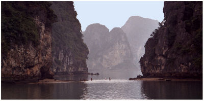Immensity of the lanscape in Halong Bay