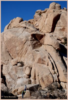 Tiny humans at the bottom of jumbo rocks