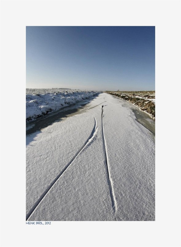 Tracks of a lonely ice skater