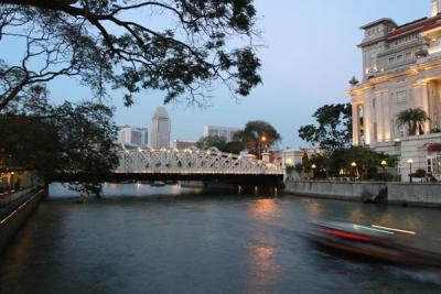 11Singapore Nightscene Anderson Bridge.jpg