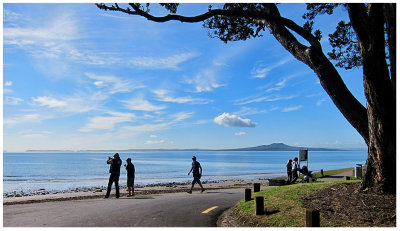10am Stroll along the beach