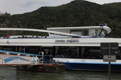 	Boppard: Embark on a Rhine cruise past vineyards and castles.