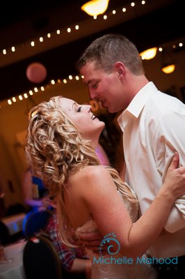 redding wedding photographer couple dance.jpg