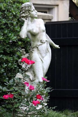 Savannah Garden Statuary (88)