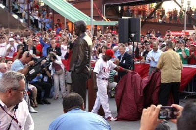 Harry Kalas Statue Night (40)