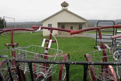 Amish One-Room Schoolhouse & Bikes (17)