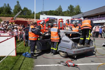 Déjà on s'attaque aux montants de pare-brise