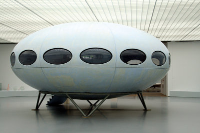 Futuro, designed 1968 by Matti Suuronen, now displayed at Boymans van Beuningen Museum, Rotterdam