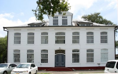 Rear of the du Plessis residence  -  Achterzijde van het du Plessis huis.