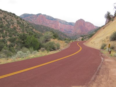 Hiking to Kolob Arch in Zion National Park