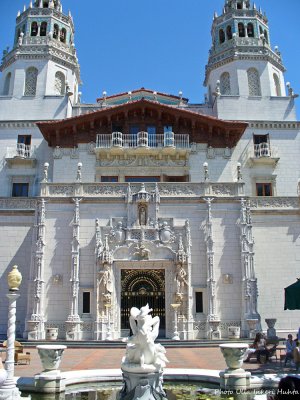 how many buildingstyles can there be in hearst castle californien 2086.jpg