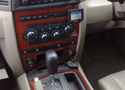 Parrot Mki remote control in Chrysler Jeep.jpg