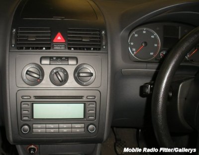 VW Touran Factory Radio unit.jpg
