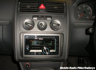 VW Touran new Kenwood DPX404U.jpg