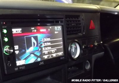 VW T4 JVC AVX640 close.jpg