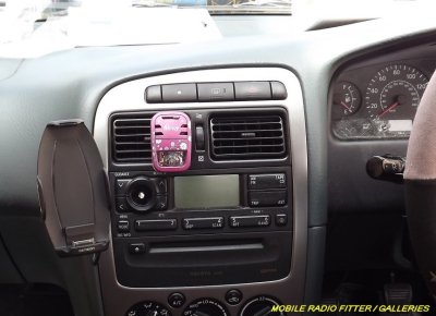 Dension Car Dock Toyota Avensis.jpg