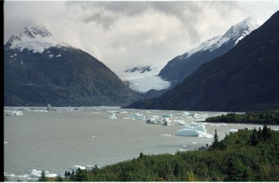 A better view of the glacier in the distance