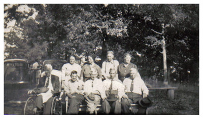 Glenn Family Reunion about 1940