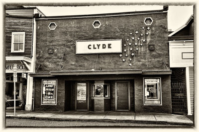 Last-picture-show-BW-yellowed.jpg