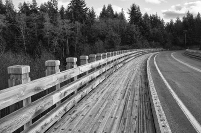 Old-gardiner-road-bridge-BW-restrained.jpg