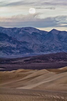 Sand-dune-moonrise.jpg