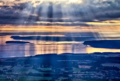 Rainier-on-the-horizon.jpg