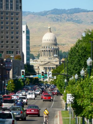 Idaho State Capitol from Capitol Blvd Bridge P1060288.jpg