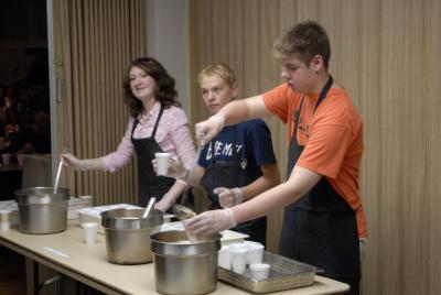 serving soup at ISU Cherry Blossom Festival _DSC0118.jpg