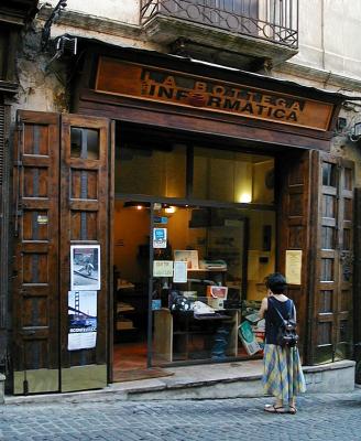 La Bottega Informatica -- an Italian computer store in historic district of Cosenza Image012.jpg