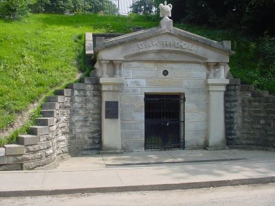 This is the vault, which is located behind the present-day memorial.